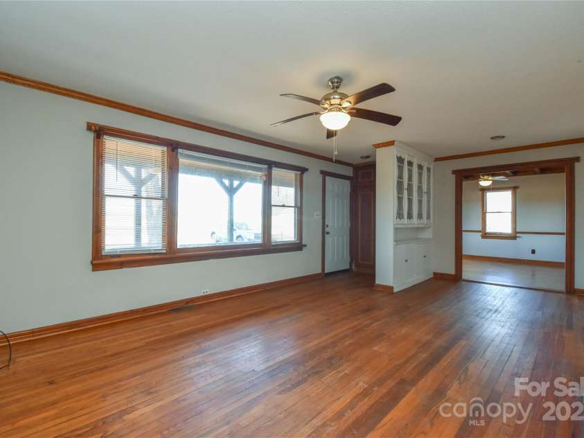 233 Third Creek Road, Statesville, NC 28677.  MLS# CAR4220725, YatesRealty ID 2081. 