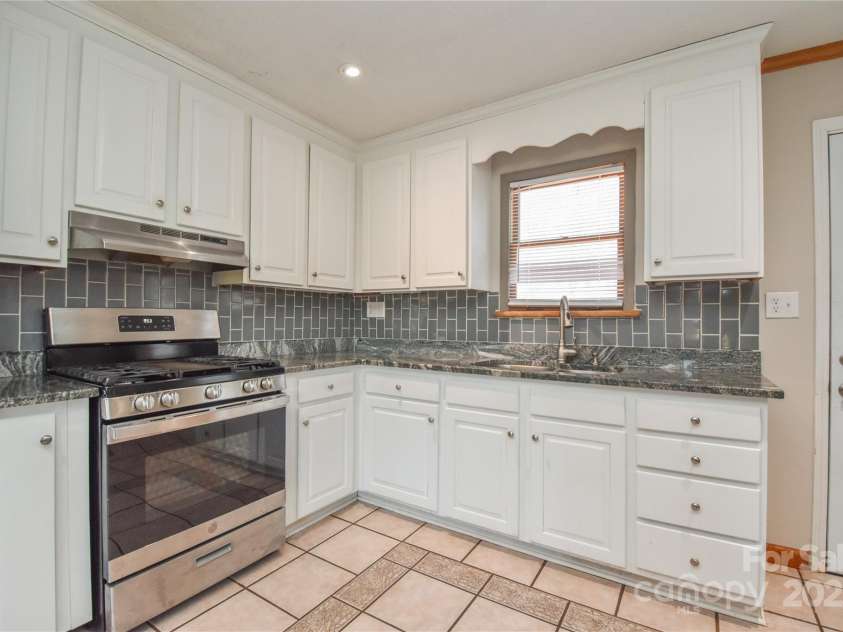 233 Third Creek Road, Statesville, NC 28677.  MLS# CAR4220725, YatesRealty ID 2081. 