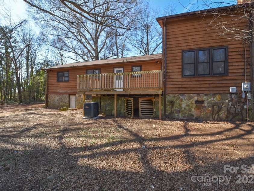 233 Third Creek Road, Statesville, NC 28677.  MLS# CAR4220725, YatesRealty ID 2081. 