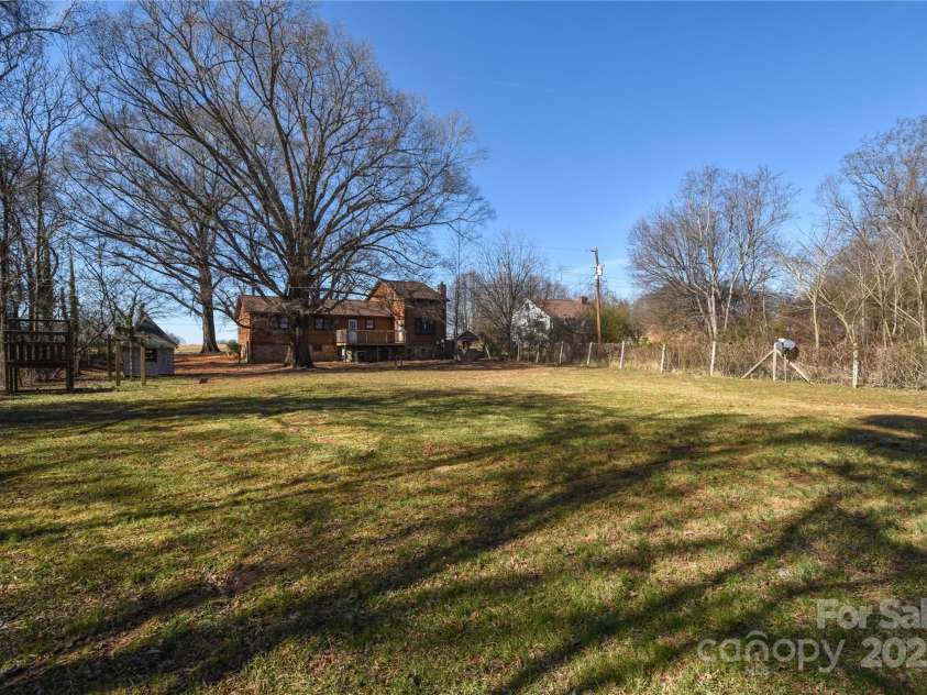 233 Third Creek Road, Statesville, NC 28677.  MLS# CAR4220725, YatesRealty ID 2081. 