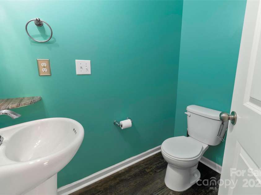 7017 Whitewater Loop, Lowell, NC 28098.  MLS# CAR4306302, YatesRealty ID 2081. Half Bath 