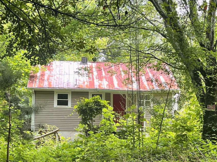 69 Ginger Snap Drive, Nebo, NC 28761.  MLS# CAR4271311, YatesRealty ID 20810. 
