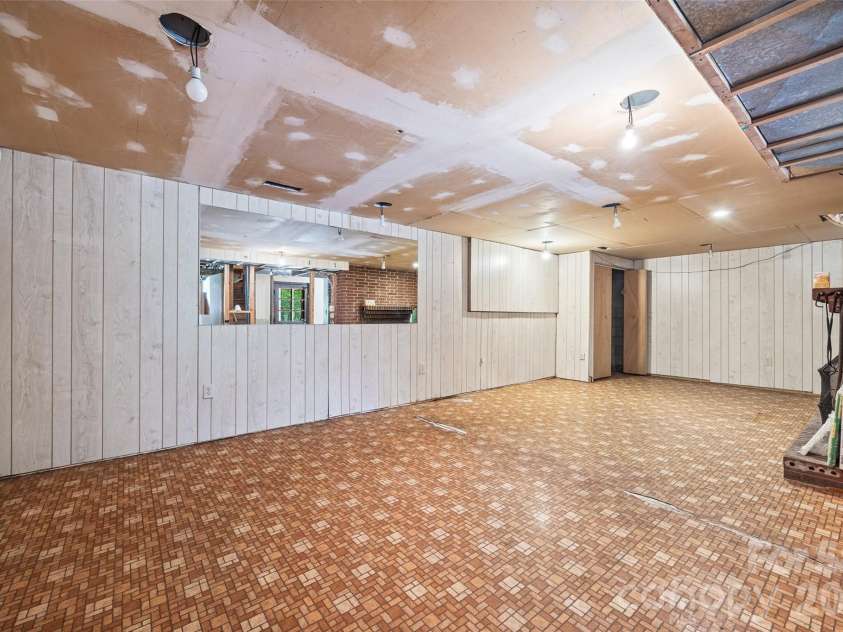 7233 Tuckaseegee Road, Charlotte, NC 28214.  MLS# CAR4379015, YatesRealty ID 20810. Basement