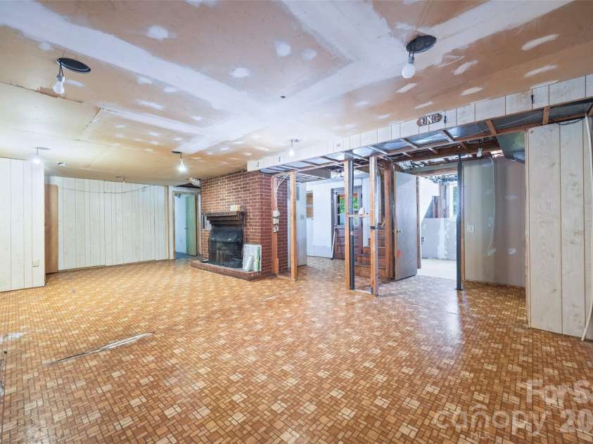 7233 Tuckaseegee Road, Charlotte, NC 28214.  MLS# CAR4379015, YatesRealty ID 20810. Basement