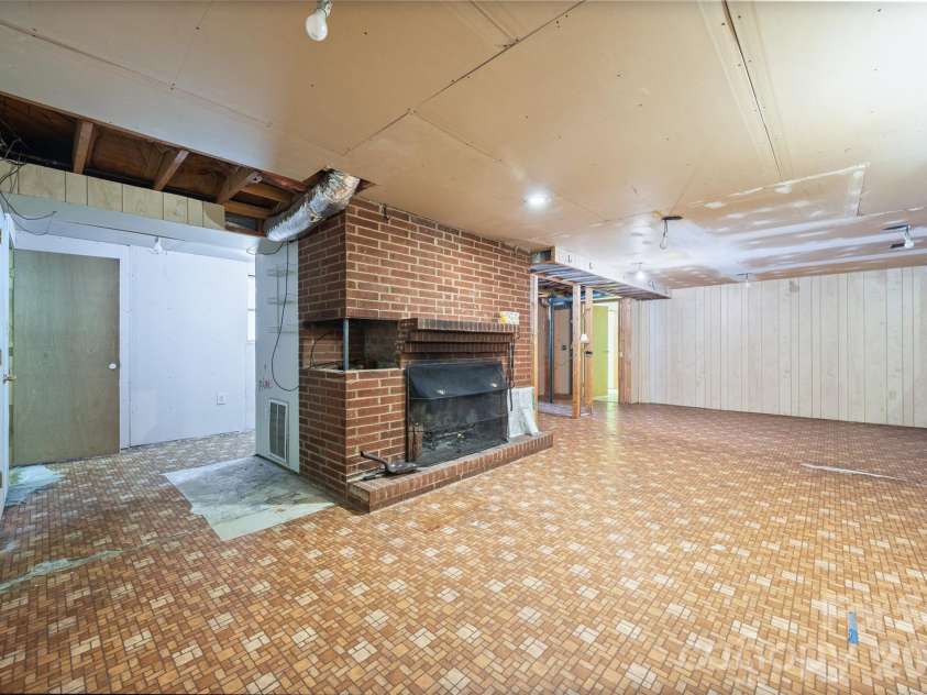 7233 Tuckaseegee Road, Charlotte, NC 28214.  MLS# CAR4379015, YatesRealty ID 20810. Basement