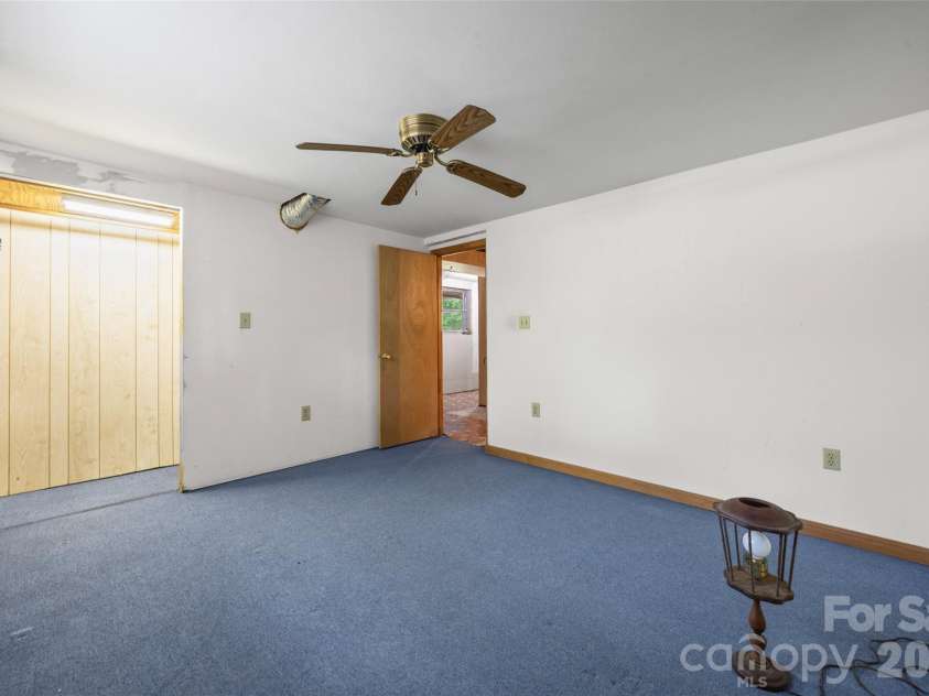 7233 Tuckaseegee Road, Charlotte, NC 28214.  MLS# CAR4379015, YatesRealty ID 20810. Basement