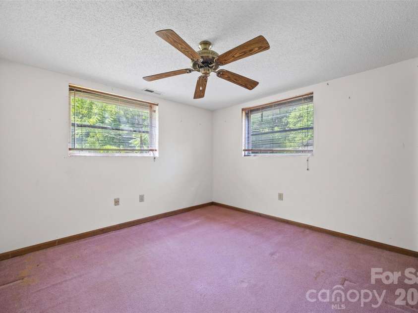 7233 Tuckaseegee Road, Charlotte, NC 28214.  MLS# CAR4379015, YatesRealty ID 20810. Basement