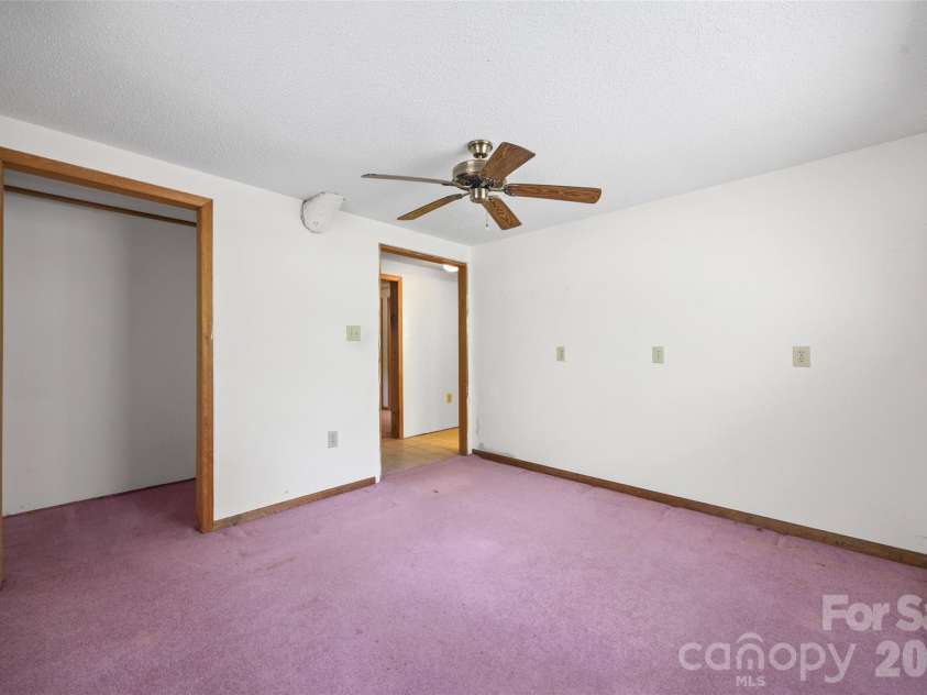 7233 Tuckaseegee Road, Charlotte, NC 28214.  MLS# CAR4379015, YatesRealty ID 20810. Basement