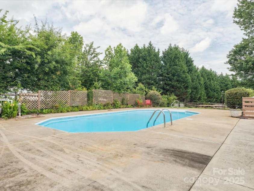 116 Birchwood Court, Mount Holly, NC 28120.  MLS# CAR4268007, YatesRealty ID 20811. 