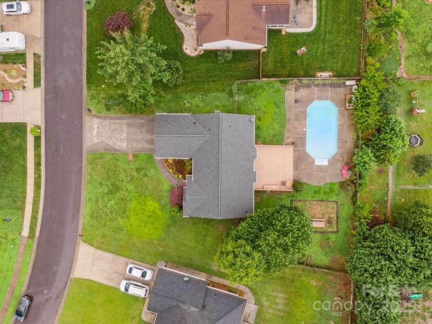 116 Birchwood Court, Mount Holly, NC 28120.  MLS# CAR4268007, YatesRealty ID 20811. 