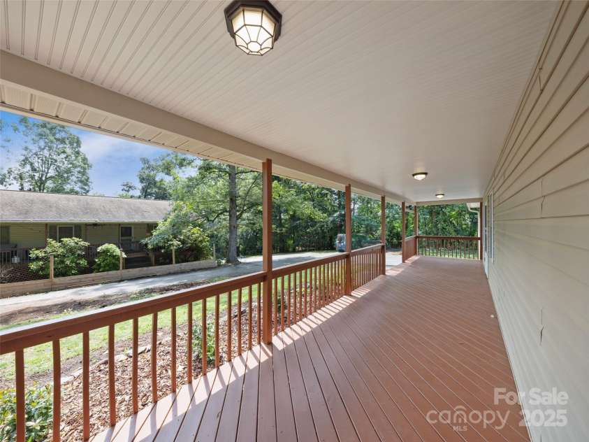 24 Memory Lane, Arden, NC 28704.  MLS# CAR4271888, YatesRealty ID 20812. 