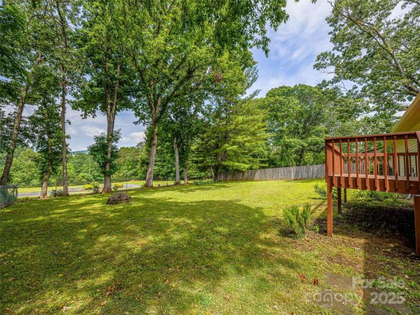 24 Memory Lane, Arden, NC 28704.  MLS# CAR4271888, YatesRealty ID 20812. 