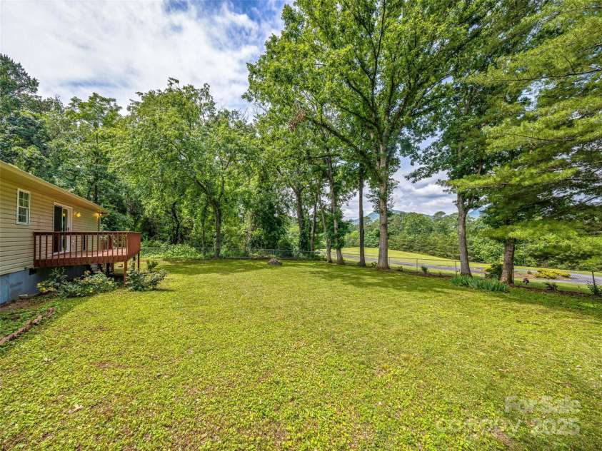 24 Memory Lane, Arden, NC 28704.  MLS# CAR4271888, YatesRealty ID 20812. 