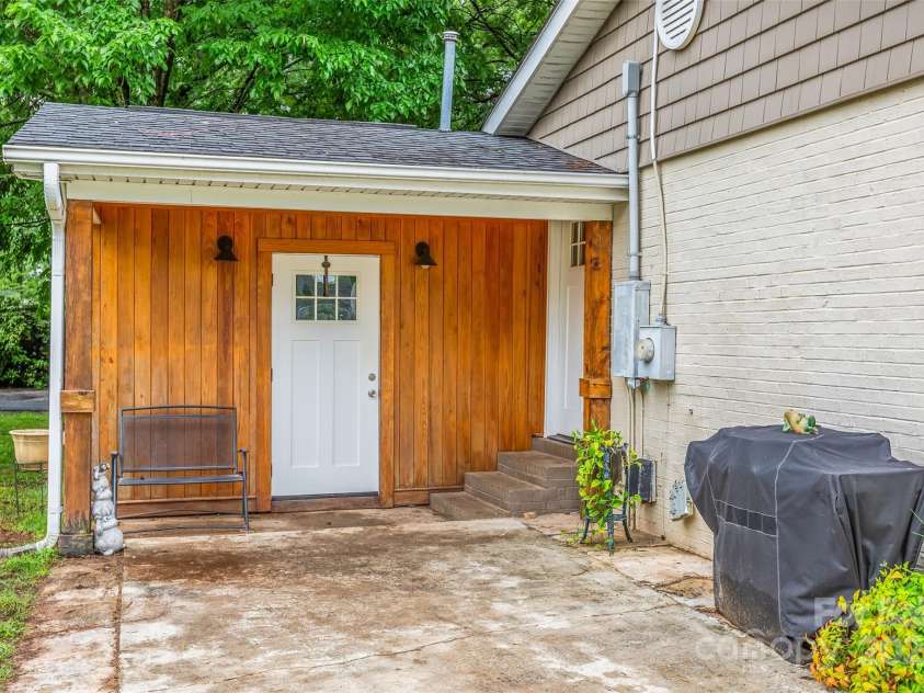 21322 McCall Street, Cornelius, NC 28031.  MLS# CAR4272171, YatesRealty ID 20813. 