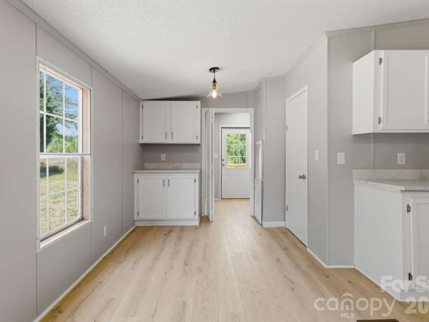 6490 Willow Road, Hendersonville, NC 28739.  MLS# CAR4378967, YatesRealty ID 20813. 