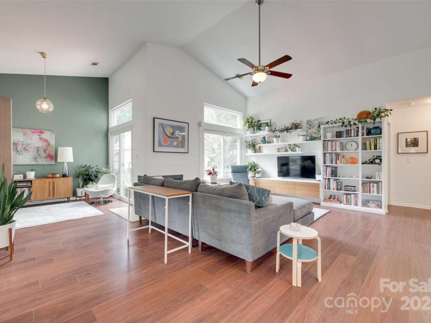 11615 Chadburn Lane, Charlotte, NC 28215.  MLS# CAR4271823, YatesRealty ID 20814. 