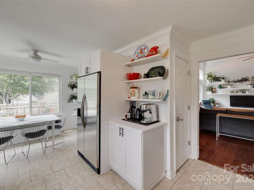 11615 Chadburn Lane, Charlotte, NC 28215.  MLS# CAR4271823, YatesRealty ID 20814. 