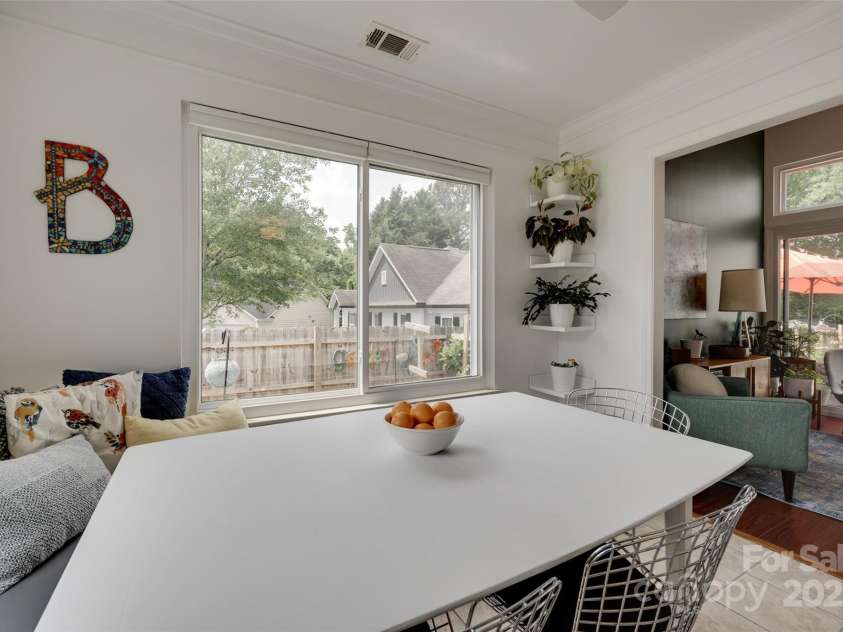 11615 Chadburn Lane, Charlotte, NC 28215.  MLS# CAR4271823, YatesRealty ID 20814. 