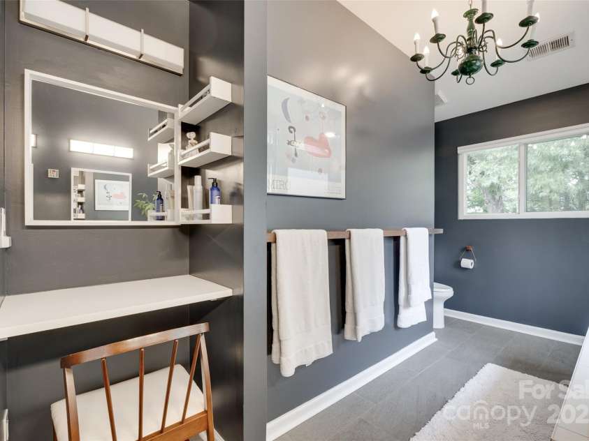 11615 Chadburn Lane, Charlotte, NC 28215.  MLS# CAR4271823, YatesRealty ID 20814. 