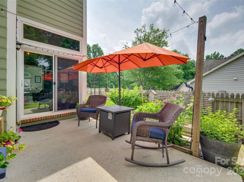 11615 Chadburn Lane, Charlotte, NC 28215.  MLS# CAR4271823, YatesRealty ID 20814. 