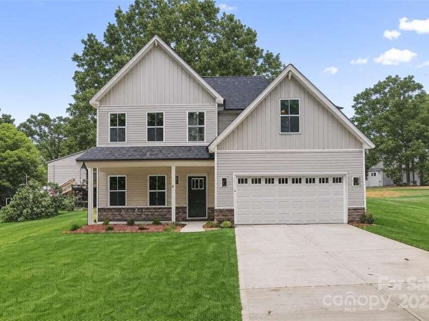 329 Henderson Circle, Harrisburg, NC 28075.  MLS# CAR4285649, YatesRealty ID 20814. 