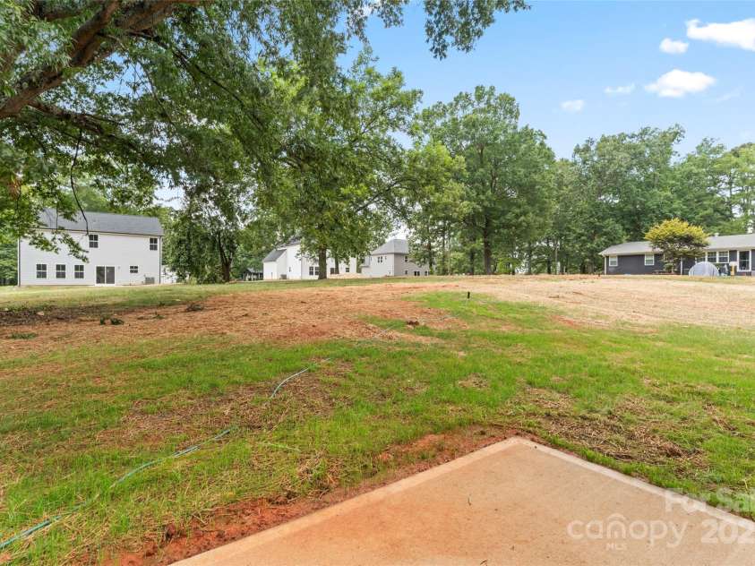 329 Henderson Circle, Harrisburg, NC 28075.  MLS# CAR4285649, YatesRealty ID 20814. 
