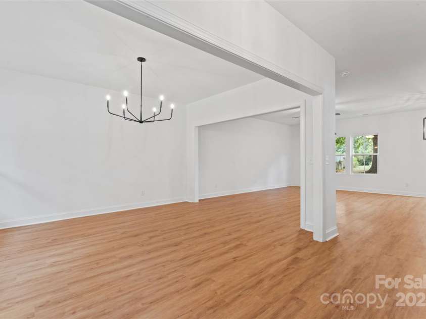 329 Henderson Circle, Harrisburg, NC 28075.  MLS# CAR4285649, YatesRealty ID 20814. 