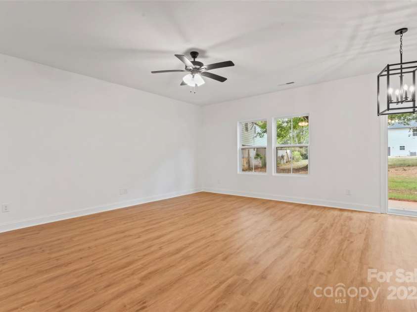 329 Henderson Circle, Harrisburg, NC 28075.  MLS# CAR4285649, YatesRealty ID 20814. 