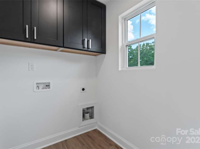 329 Henderson Circle, Harrisburg, NC 28075.  MLS# CAR4285649, YatesRealty ID 20814. 