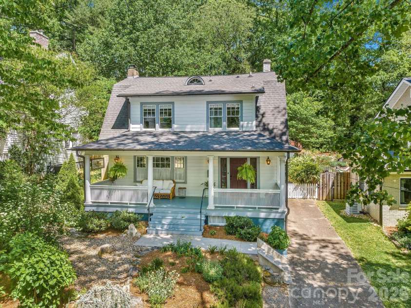 22 Westover Drive, Asheville, NC 28801.  MLS# CAR4376355, YatesRealty ID 20815. 22 Westover