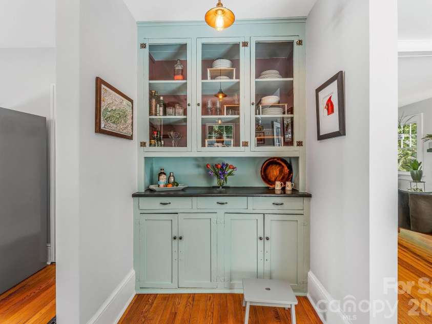 22 Westover Drive, Asheville, NC 28801.  MLS# CAR4376355, YatesRealty ID 20815. Built in Storage