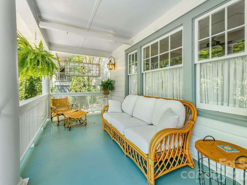 22 Westover Drive, Asheville, NC 28801.  MLS# CAR4376355, YatesRealty ID 20815. Covered Sitting Porch