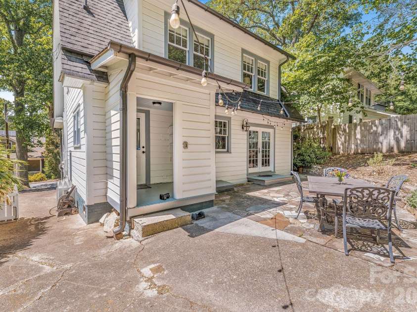 22 Westover Drive, Asheville, NC 28801.  MLS# CAR4376355, YatesRealty ID 20815. Mudroom entrance