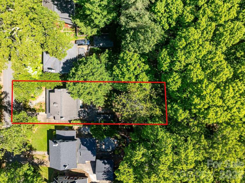 22 Westover Drive, Asheville, NC 28801.  MLS# CAR4376355, YatesRealty ID 20815. Private Lot