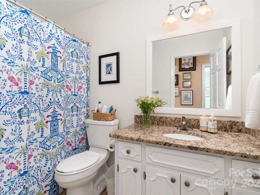 935 Trentle Court, Charlotte, NC 28211.  MLS# CAR4270390, YatesRealty ID 20815. 