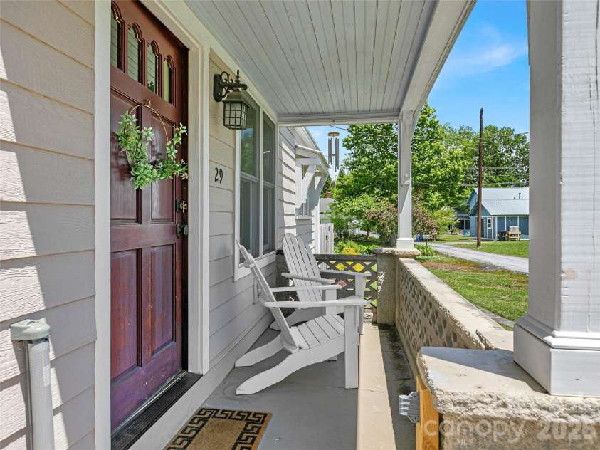 29 Salem Street, Brevard, NC 28712.  MLS# CAR4379938, YatesRealty ID 20816. 