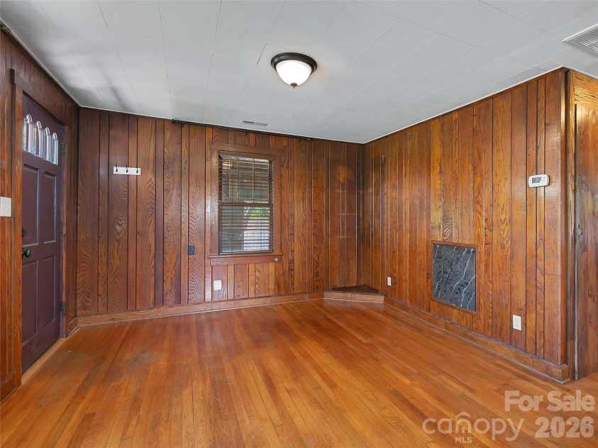29 Salem Street, Brevard, NC 28712.  MLS# CAR4379938, YatesRealty ID 20816. 