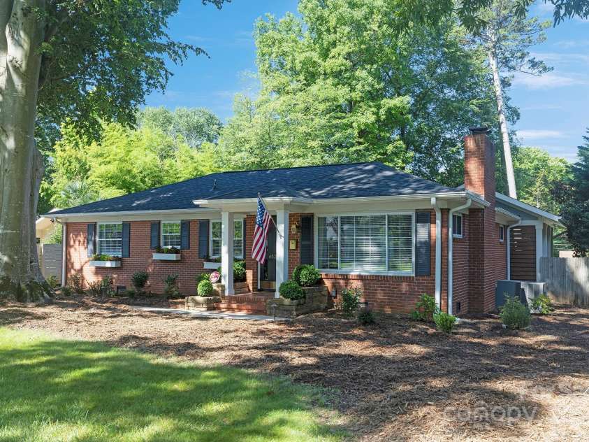 4526 Longwood Drive, Charlotte, NC 28209.  MLS# CAR4271141, YatesRealty ID 20817. 