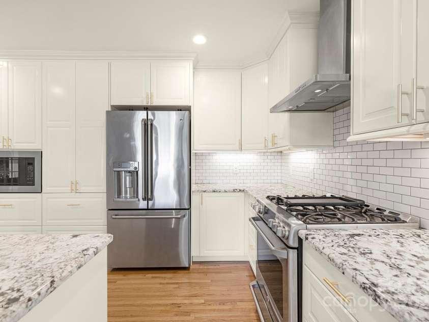 4526 Longwood Drive, Charlotte, NC 28209.  MLS# CAR4271141, YatesRealty ID 20817. 
