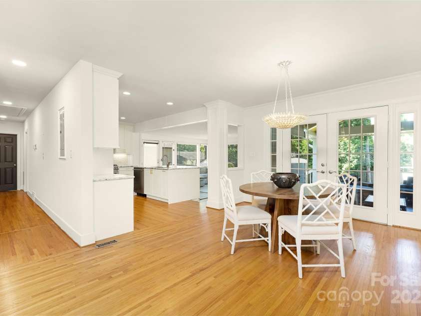 4526 Longwood Drive, Charlotte, NC 28209.  MLS# CAR4271141, YatesRealty ID 20817. 