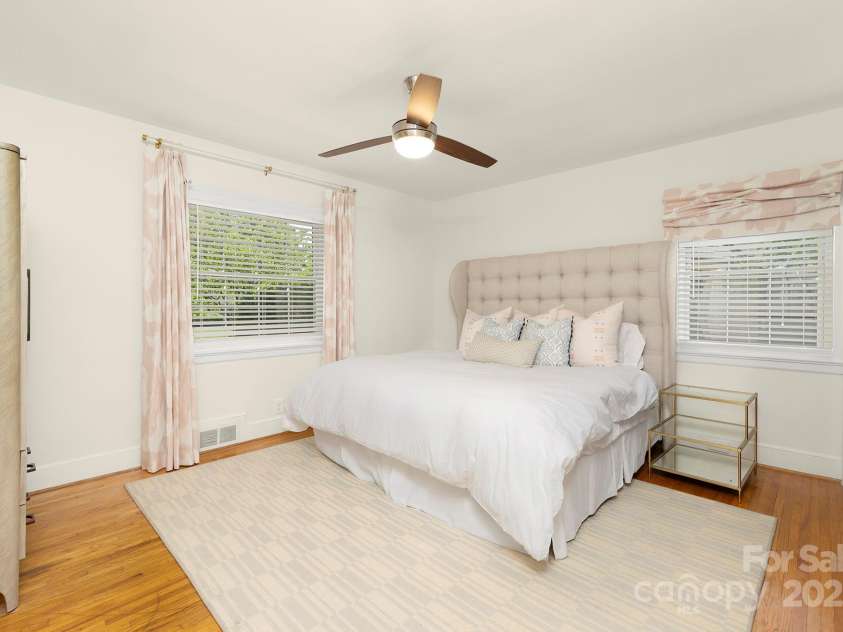 4526 Longwood Drive, Charlotte, NC 28209.  MLS# CAR4271141, YatesRealty ID 20817. 