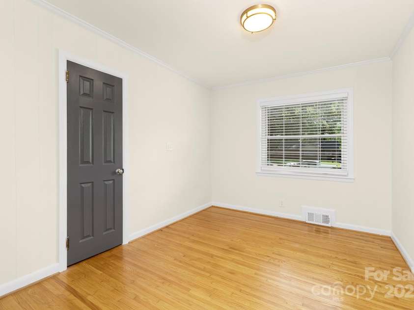 4526 Longwood Drive, Charlotte, NC 28209.  MLS# CAR4271141, YatesRealty ID 20817. 