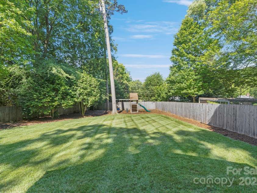 4526 Longwood Drive, Charlotte, NC 28209.  MLS# CAR4271141, YatesRealty ID 20817. 