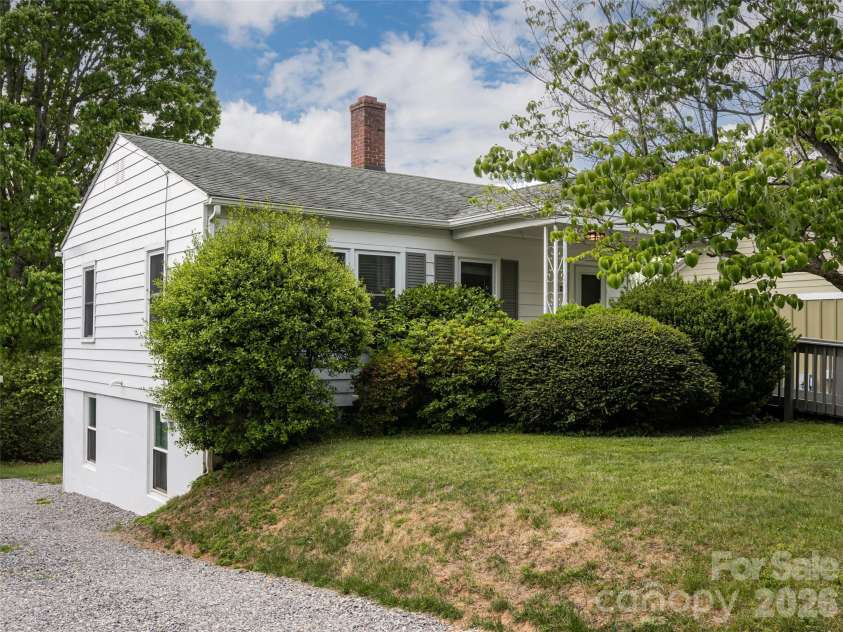 20 Baldwin Street, Asheville, NC 28803.  MLS# CAR4376594, YatesRealty ID 20819. 