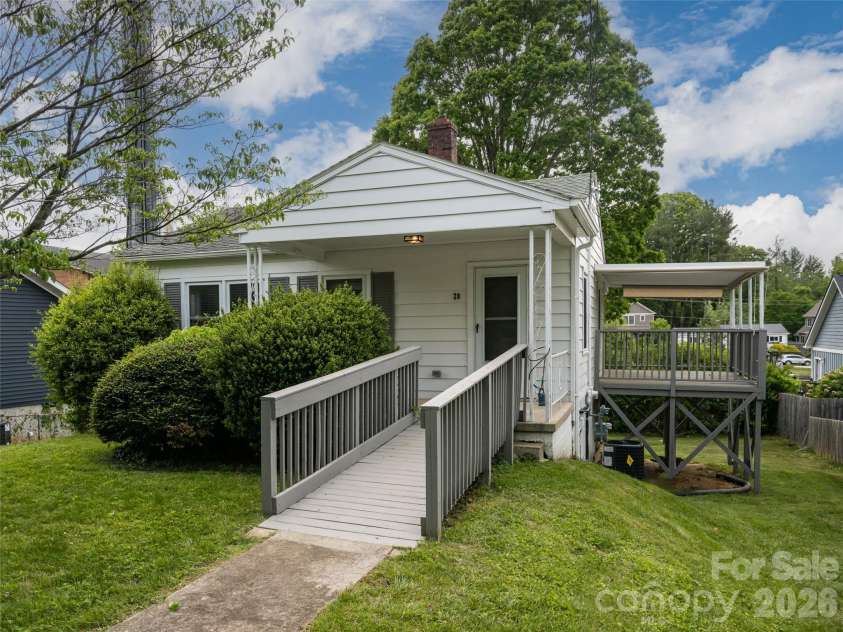 20 Baldwin Street, Asheville, NC 28803.  MLS# CAR4376594, YatesRealty ID 20819. 