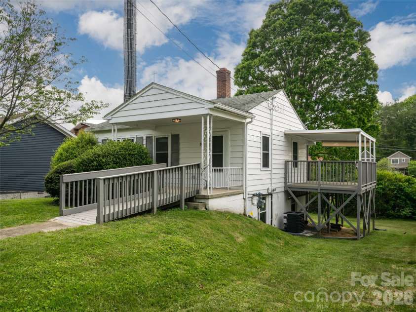 20 Baldwin Street, Asheville, NC 28803.  MLS# CAR4376594, YatesRealty ID 20819. 