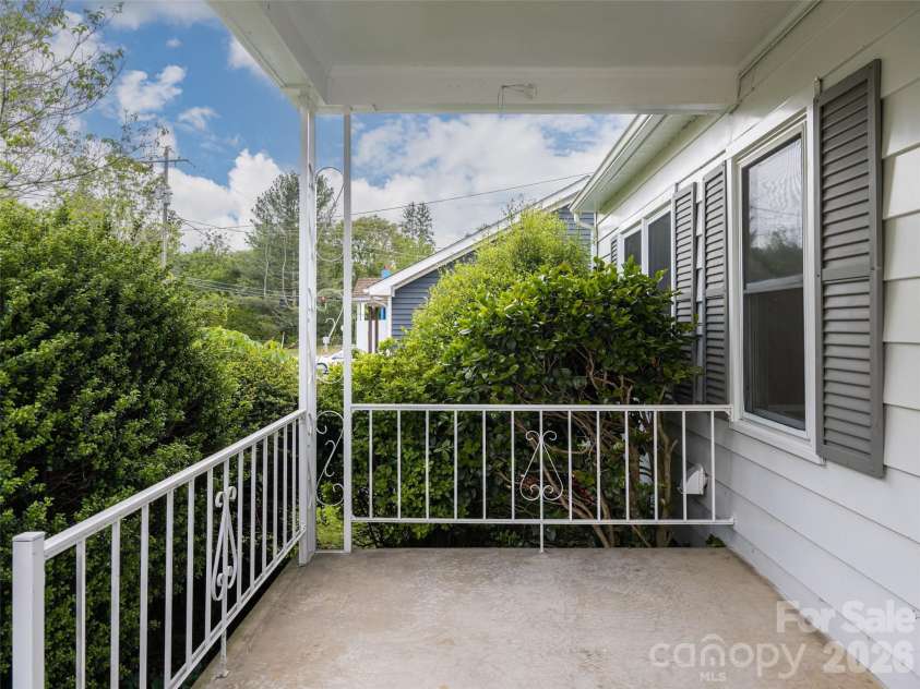 20 Baldwin Street, Asheville, NC 28803.  MLS# CAR4376594, YatesRealty ID 20819. 