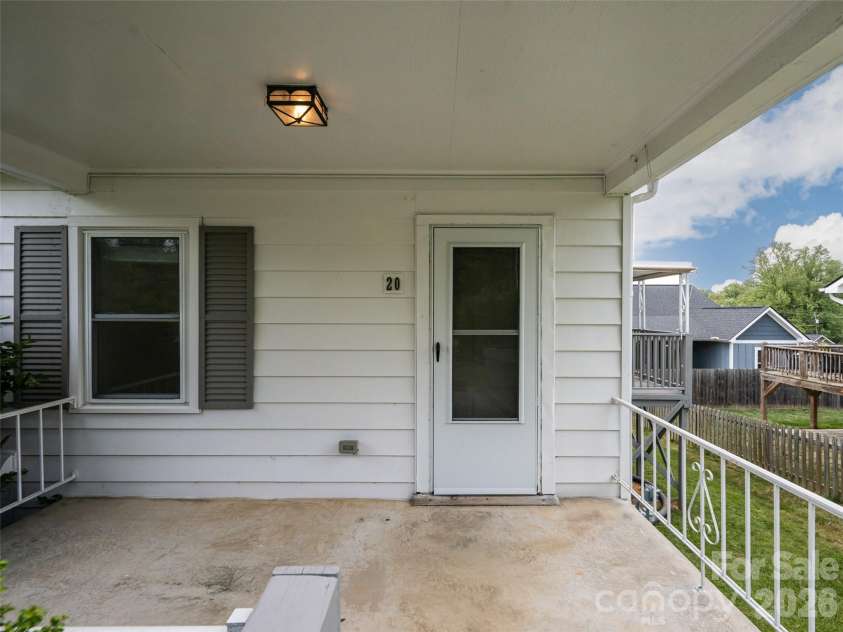 20 Baldwin Street, Asheville, NC 28803.  MLS# CAR4376594, YatesRealty ID 20819. 
