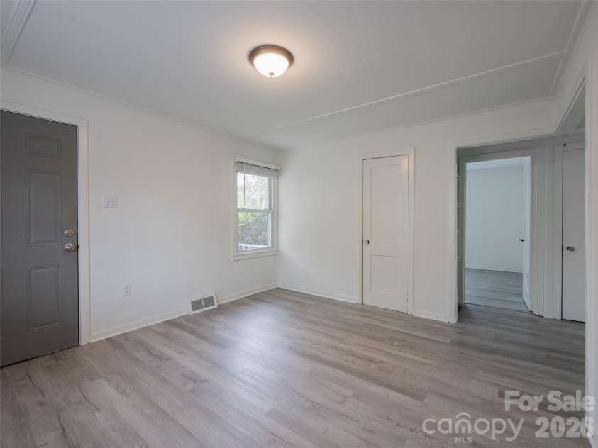 20 Baldwin Street, Asheville, NC 28803.  MLS# CAR4376594, YatesRealty ID 20819. 