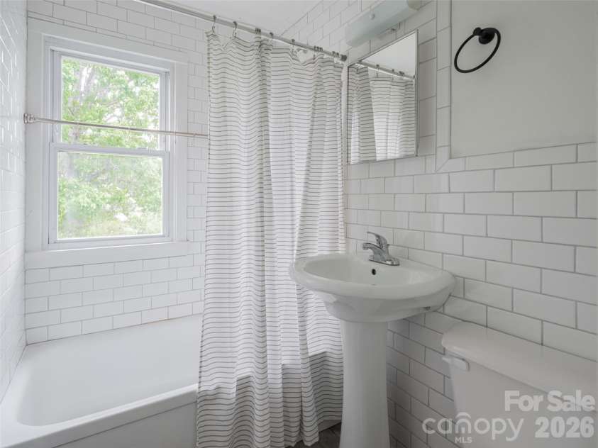 20 Baldwin Street, Asheville, NC 28803.  MLS# CAR4376594, YatesRealty ID 20819. 